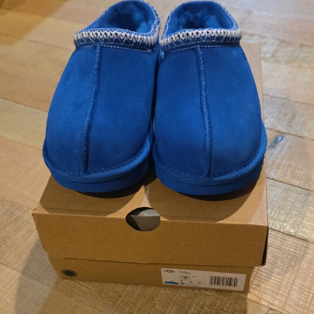 UGG TASMAN size 7